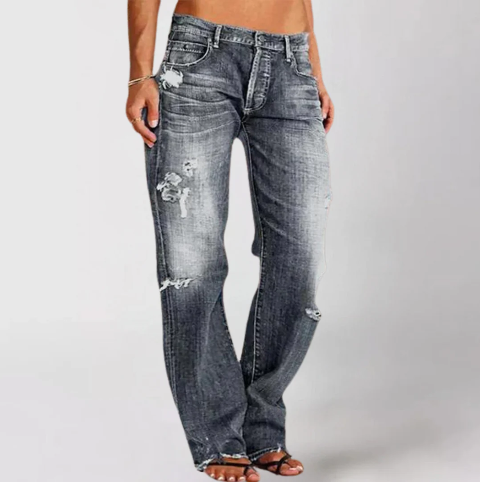 Amari - a wide-fit denim jeans