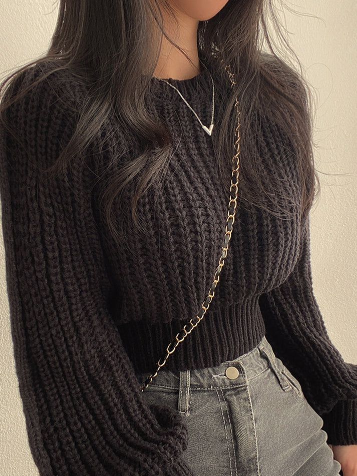 Akari - ultimate oversized knitted sweater that combines bold texture and relaxed fit